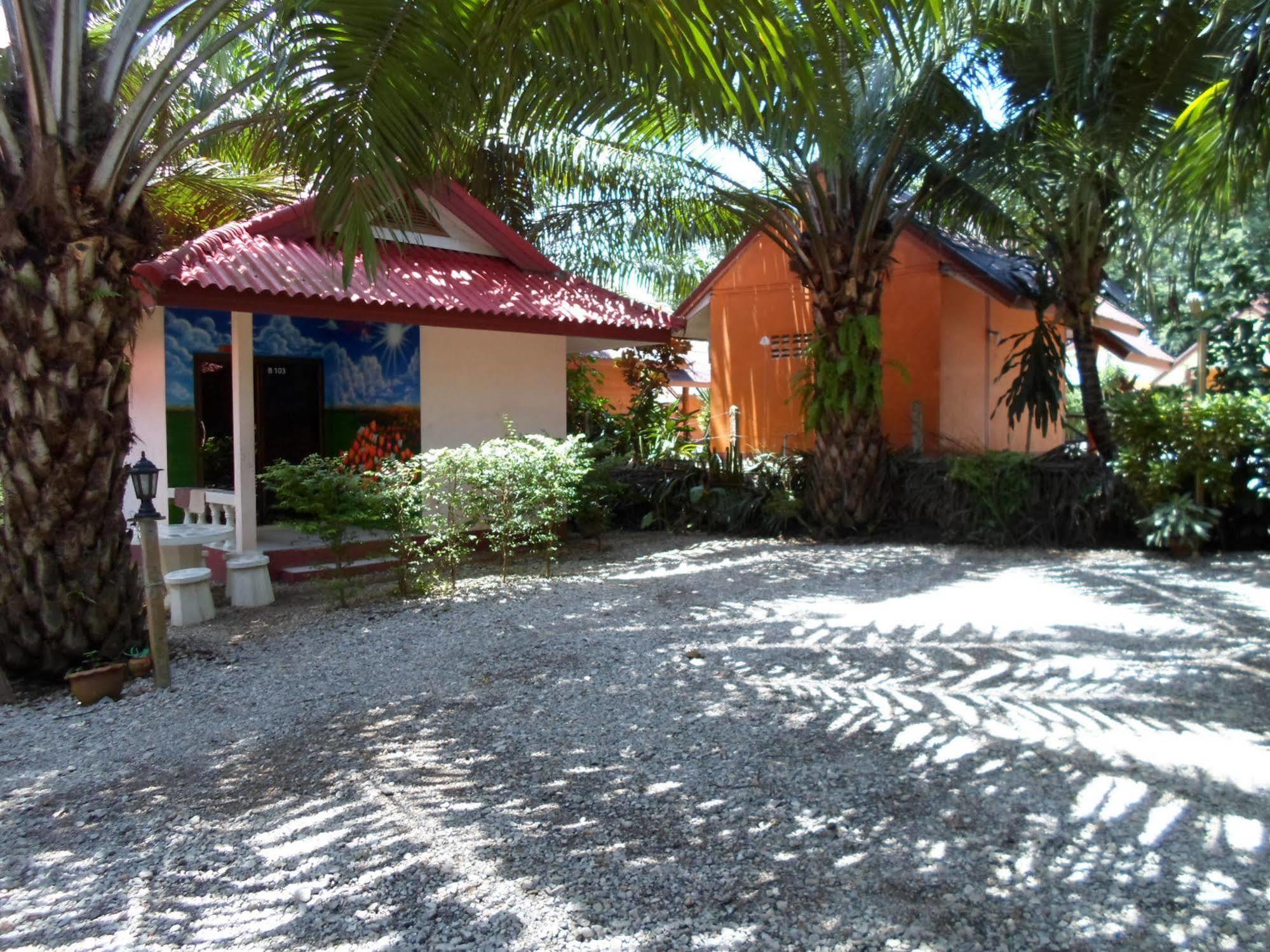 Bantatuk Resort & Restaurant Ban Tha Khun エクステリア 写真